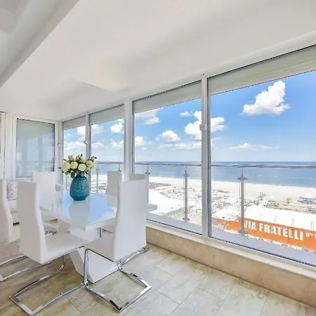 Sea View Penthouse * Mamaia