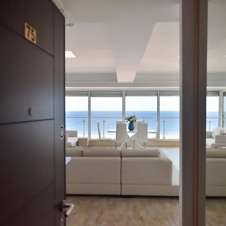 Sea View Penthouse Apartament *